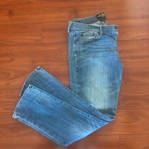 Lucky Brand Sweet’N Straight Jeans 👖- Size 14/32